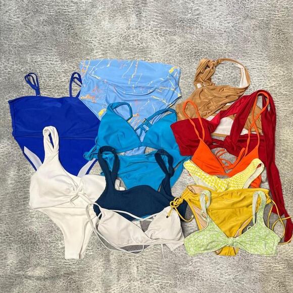 Womens bundle of 12 swimsuits - Picture 1 of 6